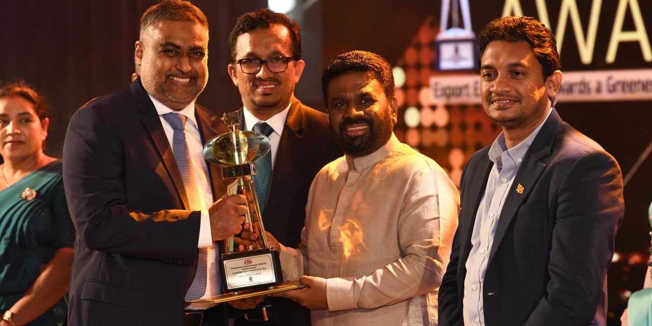 OREL Group CEO receiving the award for Planigo for AI innova